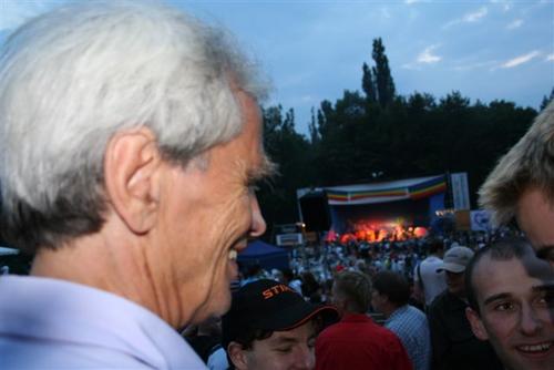Wahlkampf 2005: Schwullesbisches Parkfest im Volkspark Friedrichshain