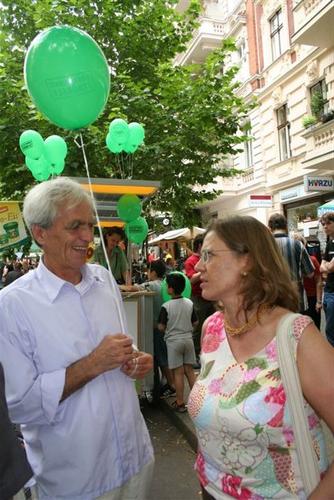 Wahlkampf 2005: Graefekiezfest in Kreuzberg
