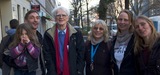 Feier im Reichenberger Kiez zum Erhalt der Bäckerei Filou