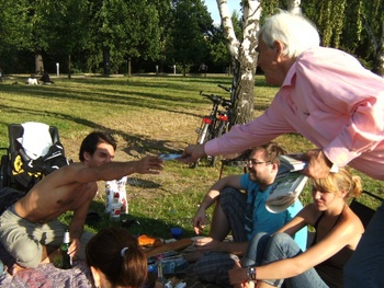Flyern_im_Park
