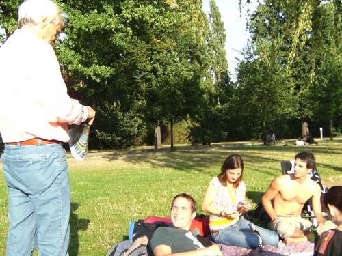 Flyern_im_Park