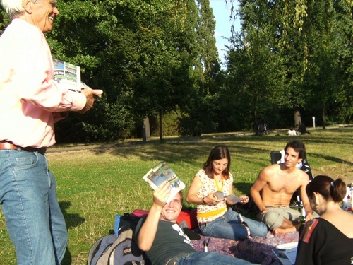Flyern_im_Park