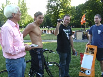 Flyern_im_Park