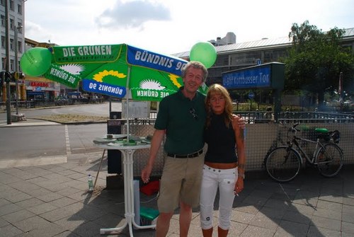 Wahlkampfstände im ganzen Bezirk