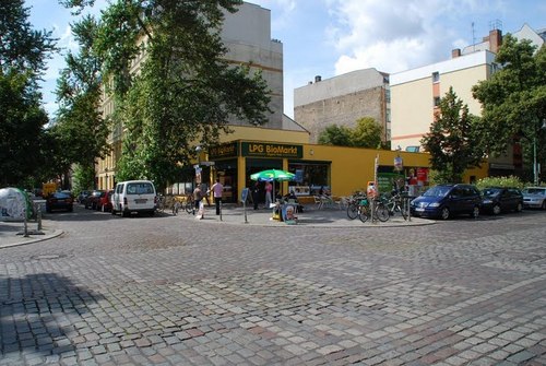 Wahlkampfstände im ganzen Bezirk