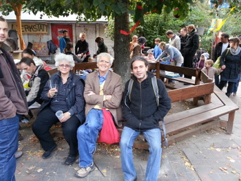 Christian Ströbele am 22. September beim Fest "30 Jahre Kinderbauernhof" im Görlitzer Park mit Turgut Altug (MdA) http://www.kinderbauernhofberlin.de